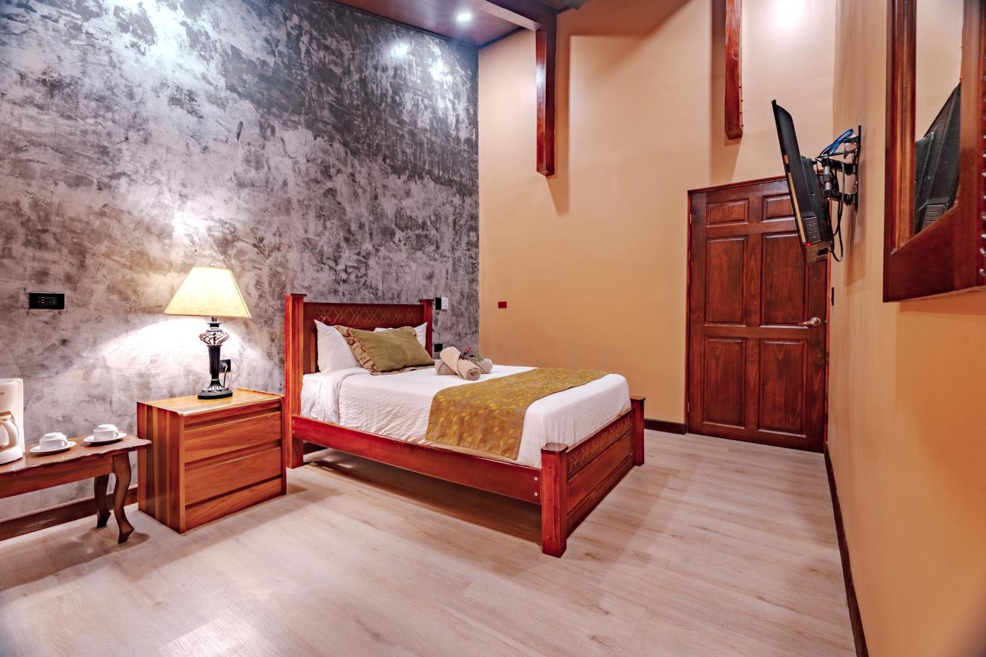 Hotel Villa Florencia Turrialba Exteriör bild