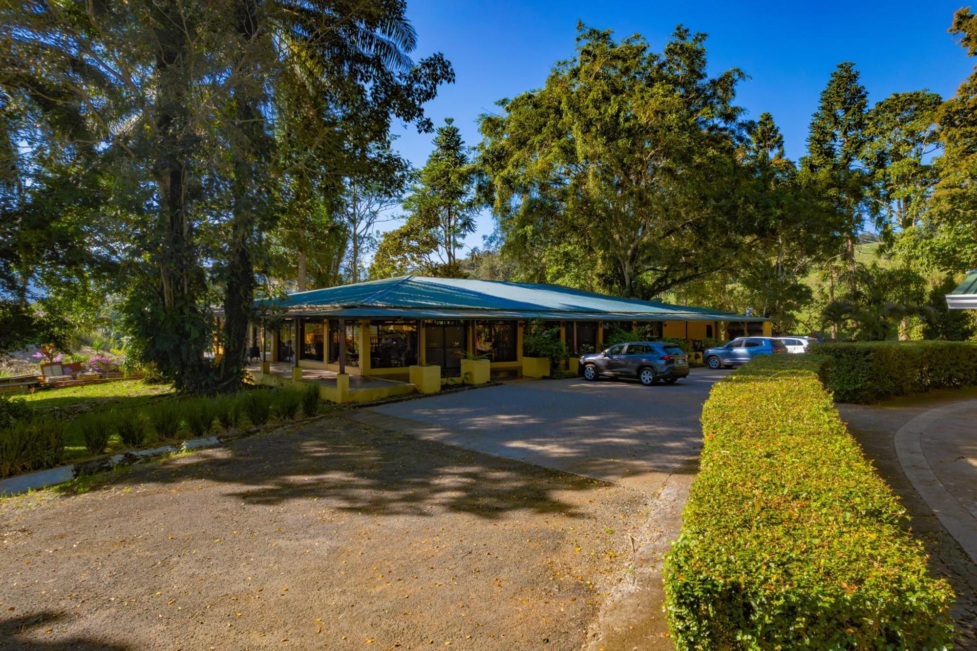 Hotel Villa Florencia Turrialba Exteriör bild