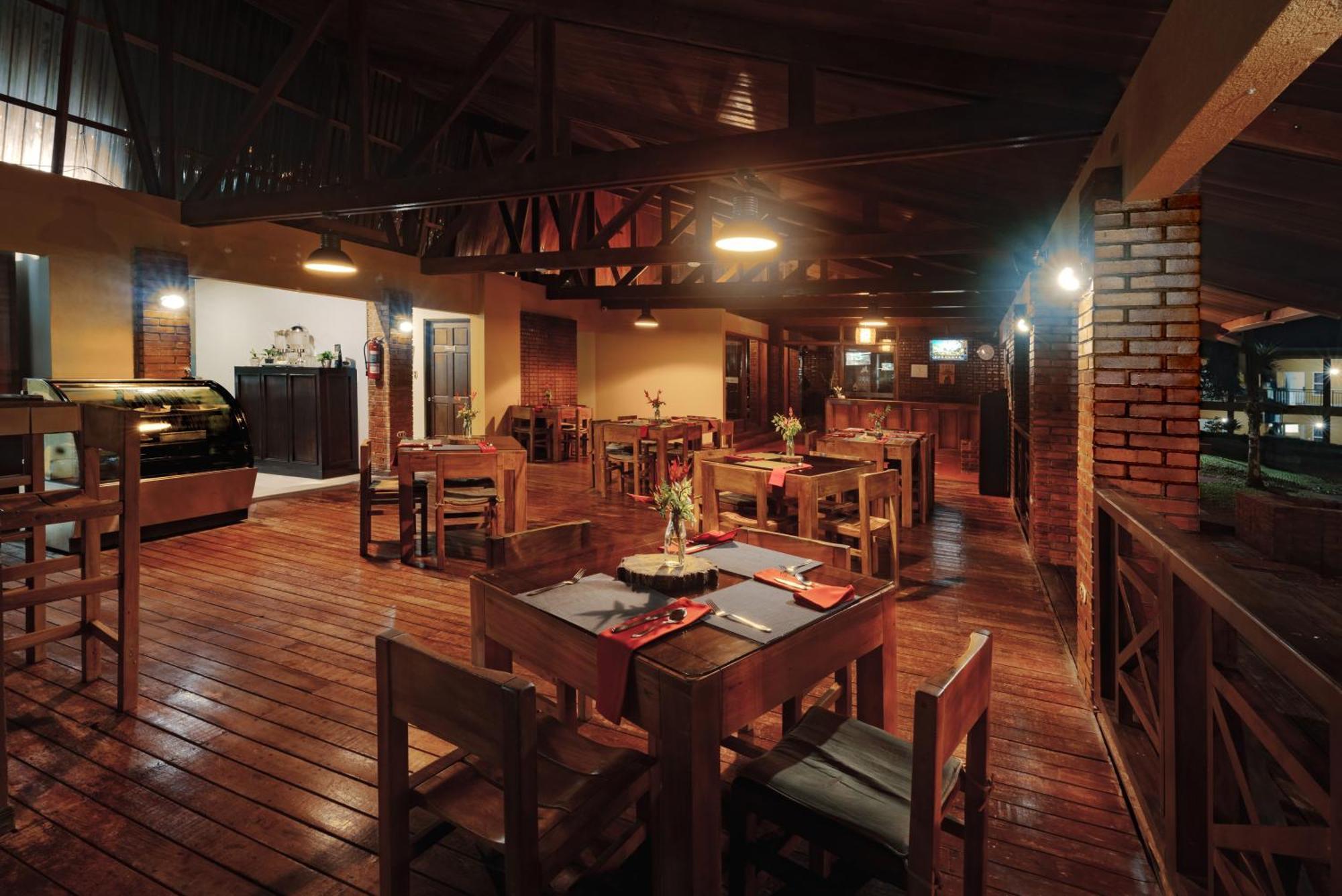 Hotel Villa Florencia Turrialba Exteriör bild