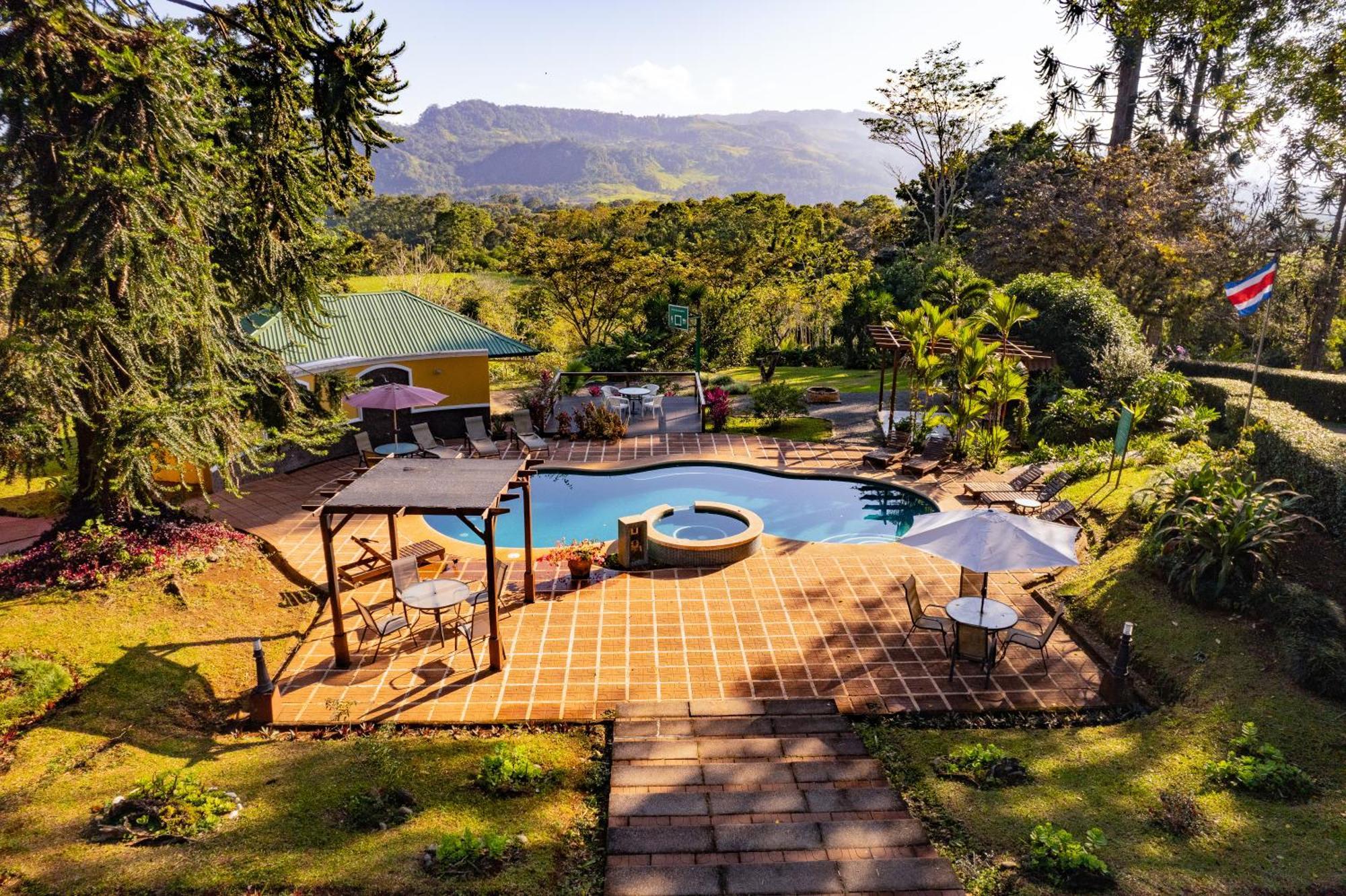 Hotel Villa Florencia Turrialba Exteriör bild